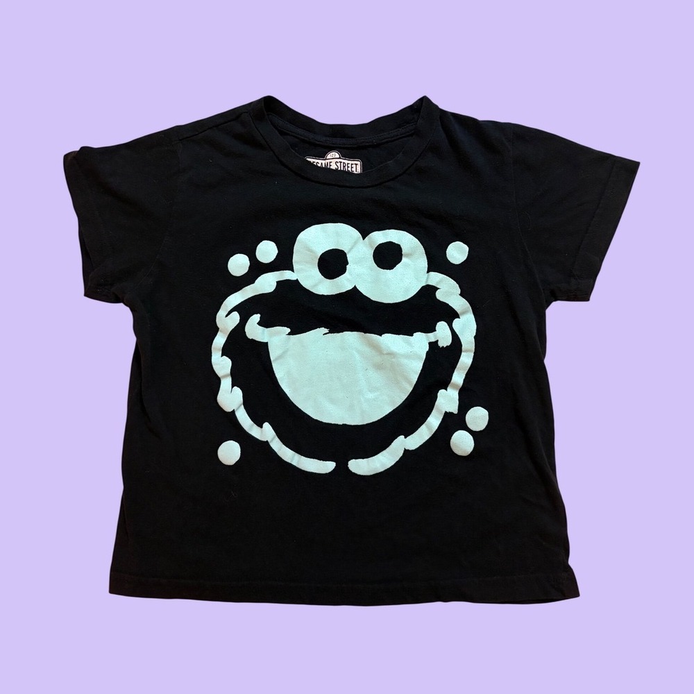 Sesame Street Cookie Monster Graphic Baby Tee Cropped T-Shirt Scene #17